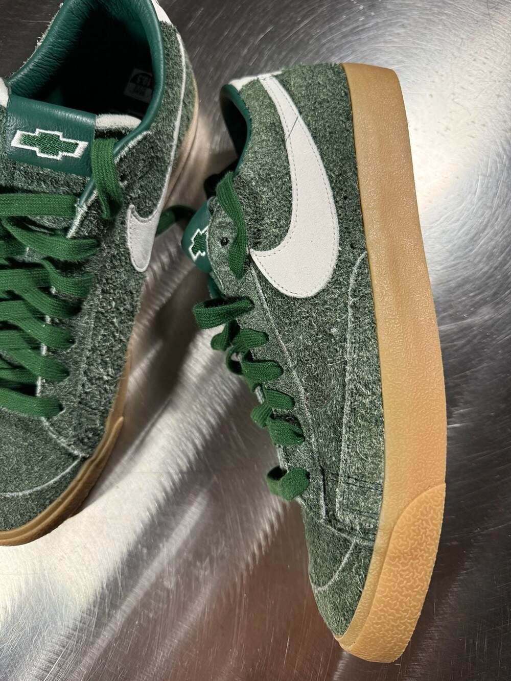 Nike Blazer Low x Devin Booker x Chevrolet 'Team Dark Green' Size 10.5 - Picture 3 of 8